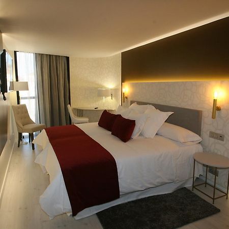 Hotel Cardenal 蒙福特·德·莱蒙斯 外观 照片
