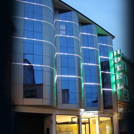 Hotel Cardenal 蒙福特·德·莱蒙斯 外观 照片