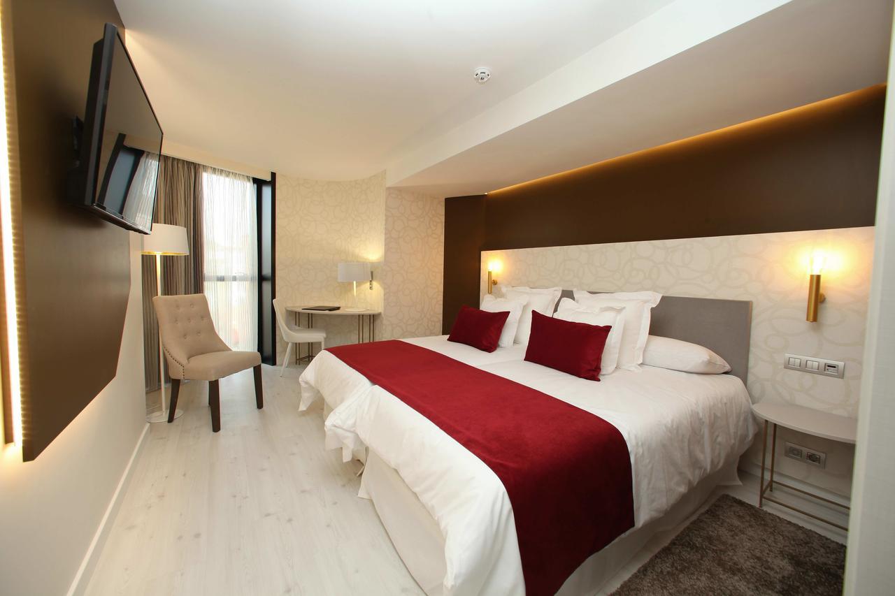 Hotel Cardenal 蒙福特·德·莱蒙斯 外观 照片